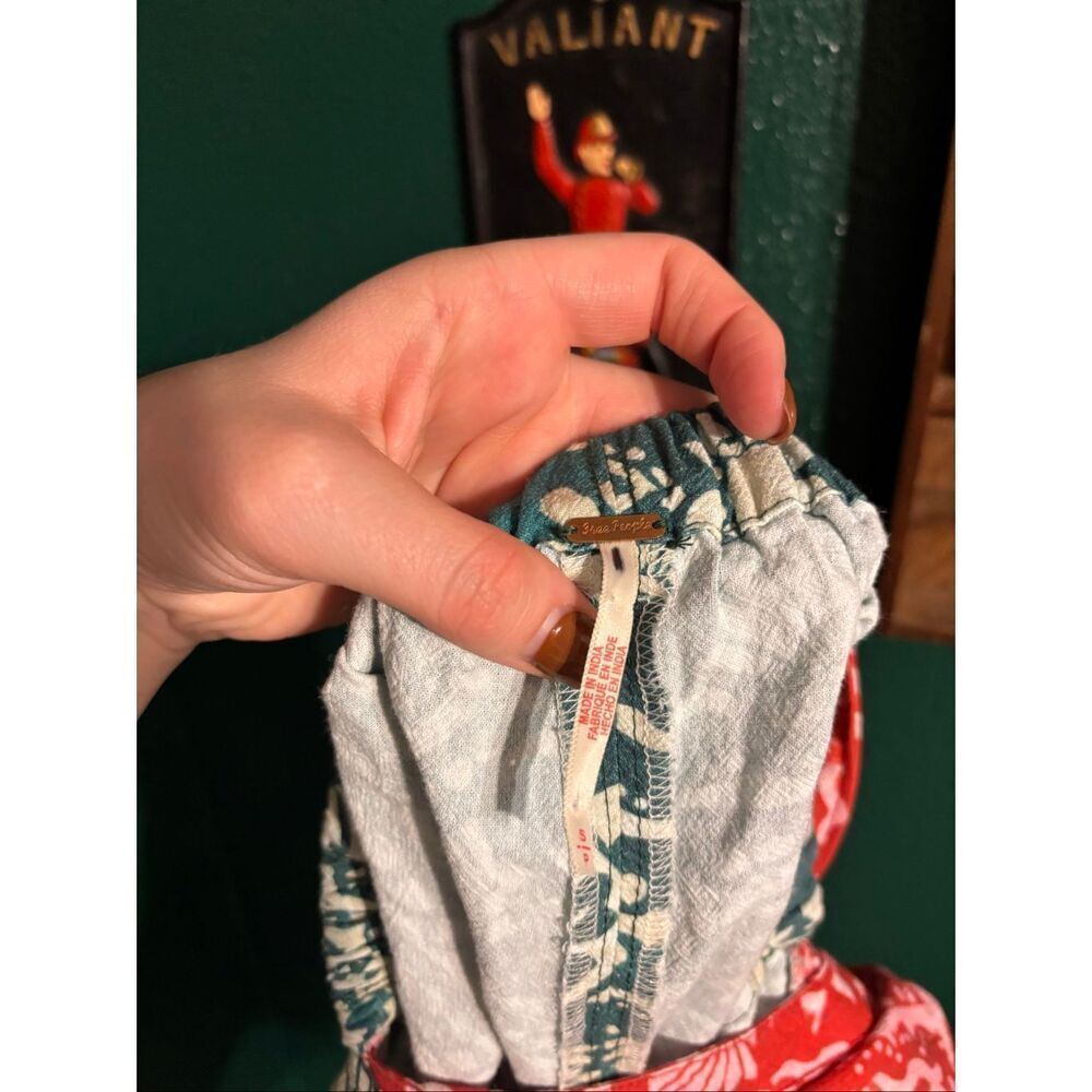 Free People Palm Bay Sz Small Red and Green Floral Romper - Picture 6 of 6